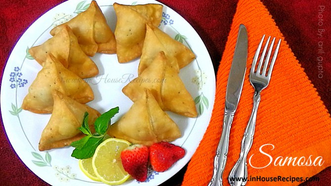 Fried aloo samosa has about 300 calories