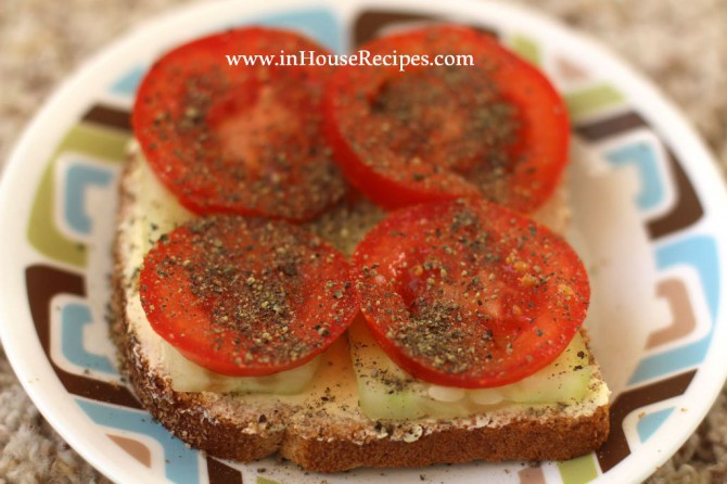 Vegetable sandwich sprinkle salt pepper