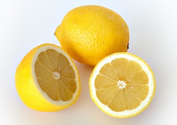 How to squeeze lemon juice